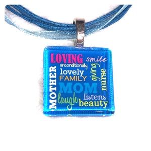 🛍 $4 MOM Necklace